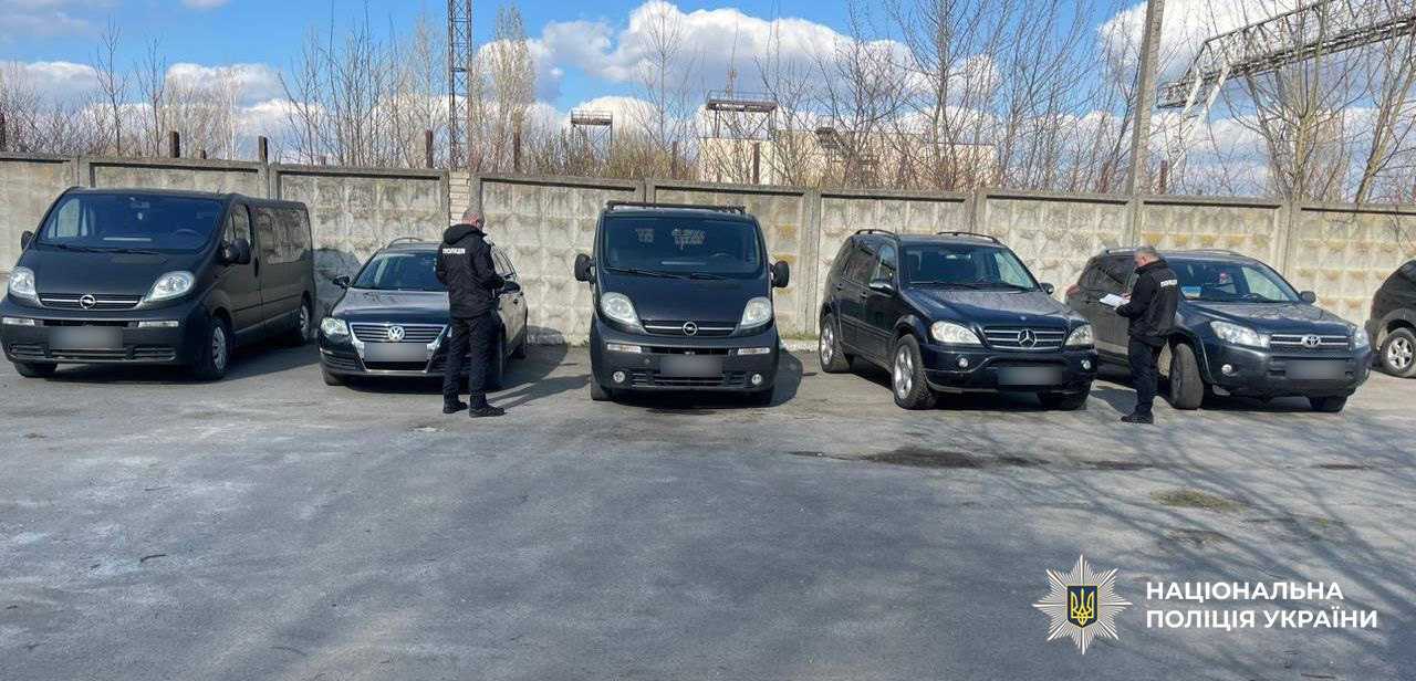 Викрили схему продажу гуманітарних авто