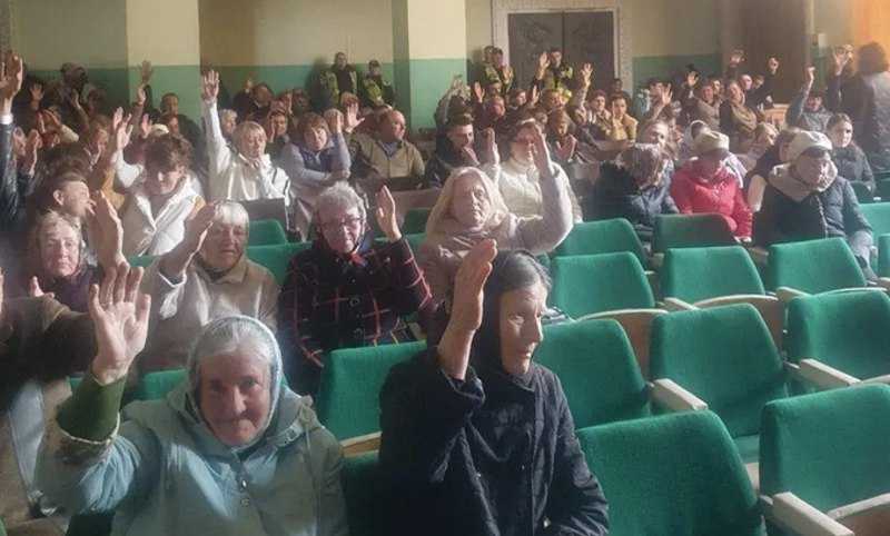 Релігійна громада села Мрин Носівської громади на Чернігівщині 3 травня 2025 року ухвалила рішення про перехід з підпорядкування Української православної церкви (в єдності з Моспатріархатом) до Православної церкви України (ПЦУ).
