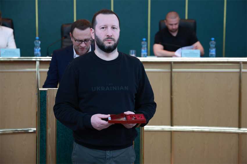У Хмельницькій ОВА вручили державні нагороди та почесні звання жителям області