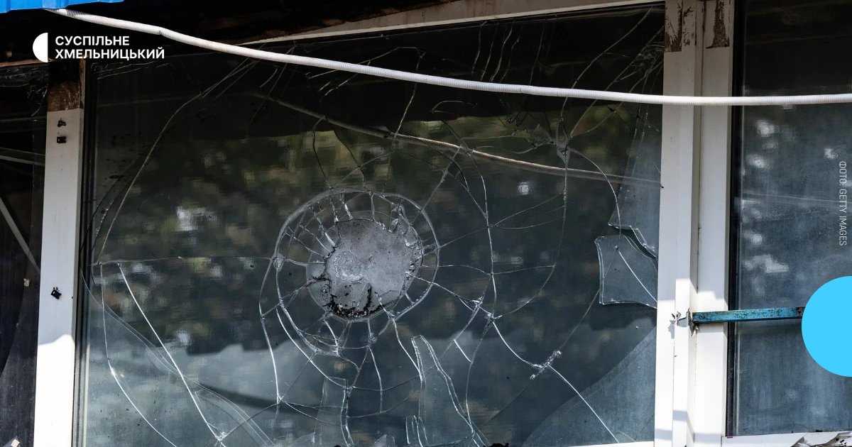 Хмельниччина після атаки 22 жовтня: руйнування, вибиті вікна, пошкоджені фасади.